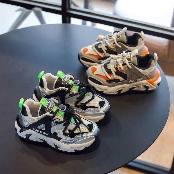 Adidași sport respirabili pentru băieți cu șireturi și inscripție