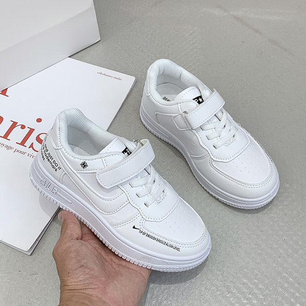 Adidași casual pentru copii cu autocolante în alb