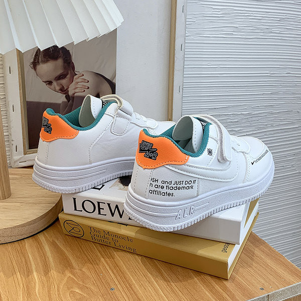 Adidași casual pentru copii cu autocolante în alb