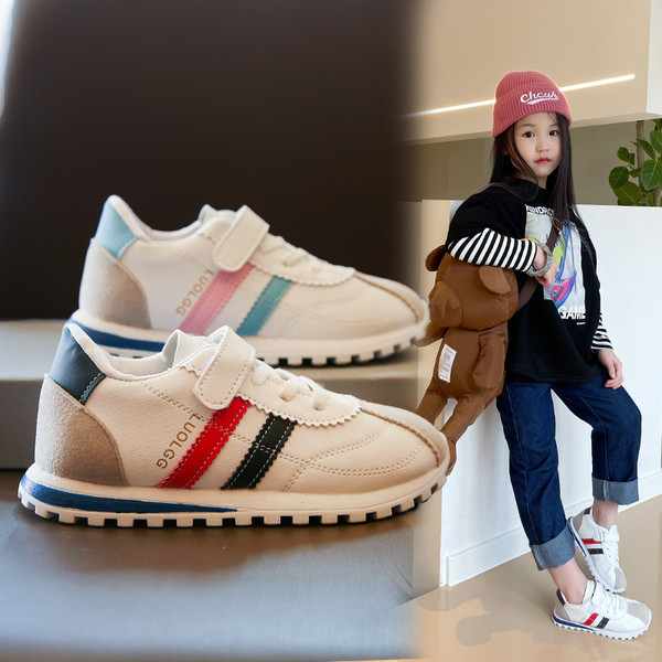 Model nou adidasi primavara - toamna cu autocolante si cravate