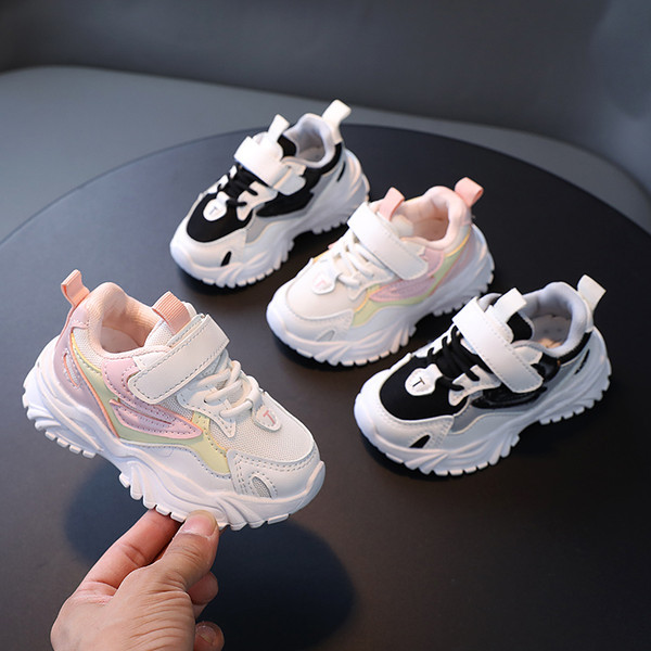 Adidași pentru copii cu autocolante în negru și roz