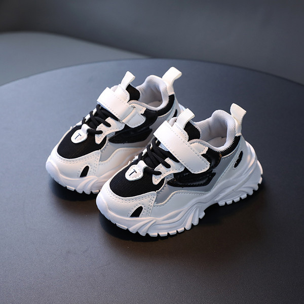 Adidași pentru copii cu autocolante în negru și roz