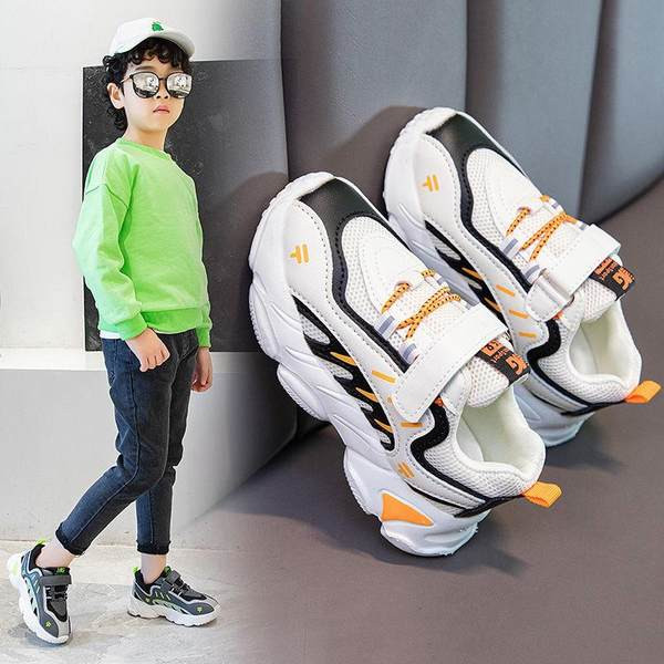 Adidași de fetiță respirabili, cu șireturi cu talpă aspră și inscripție