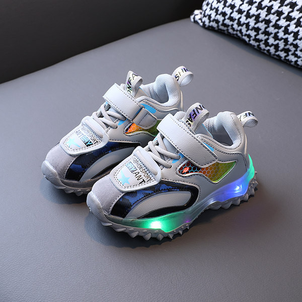 Adidasi luminosi pentru copii cu autocolante - pentru baieti si fete