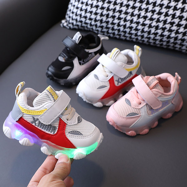 Adidași luminoși pentru copii cu plasă