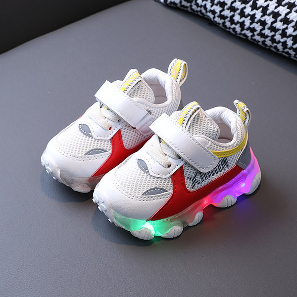 Adidași luminoși pentru copii cu plasă