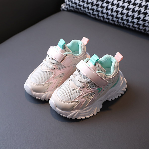 Model nou de adidasi cu autocolante pentru baieti si fete