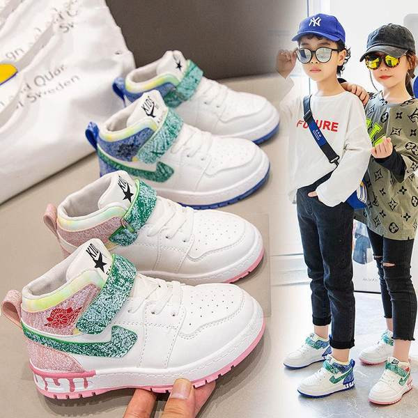 Adidași sport înalți pentru copii cu aplicație și talpă plată pentru fete