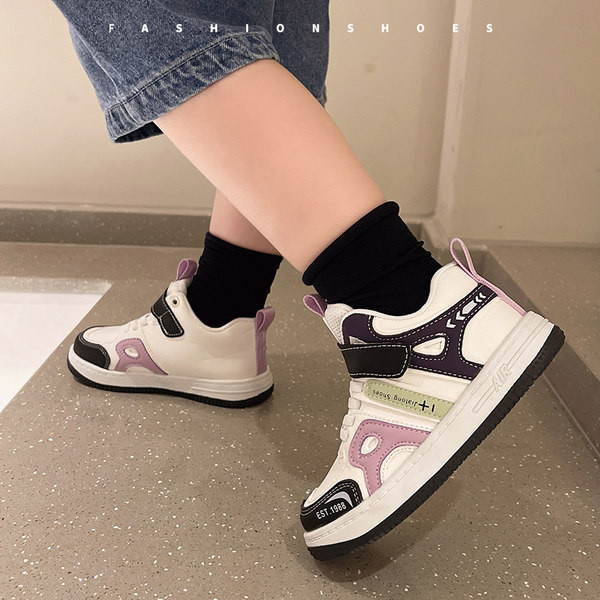 Tenisi copii de toamna pana la glezna cu cravate si autocolante