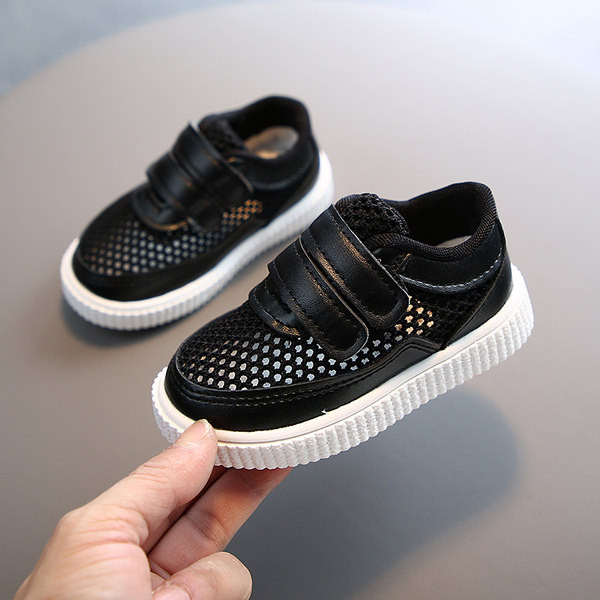 Tenisi copii din plasă cu autocolante în trei culori