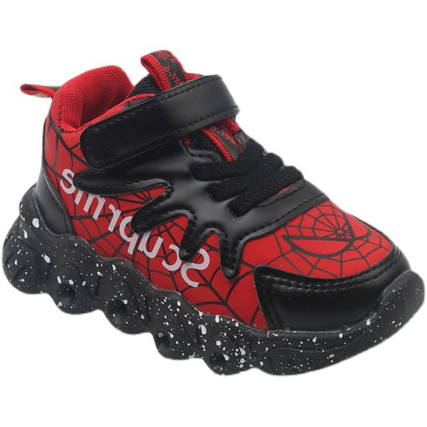 Model nou de adidasi pentru copii cu talpa luminoasa