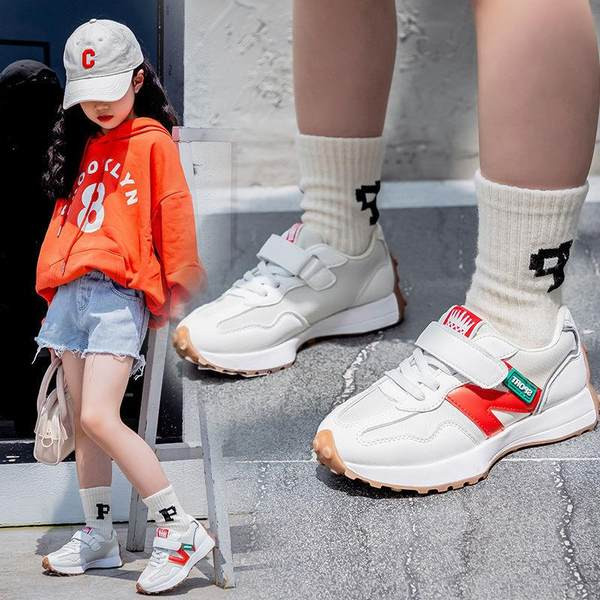 Νέο μοντέλο αθλητικά παπούτσια  για αγόρια με velcro και κορδόνια