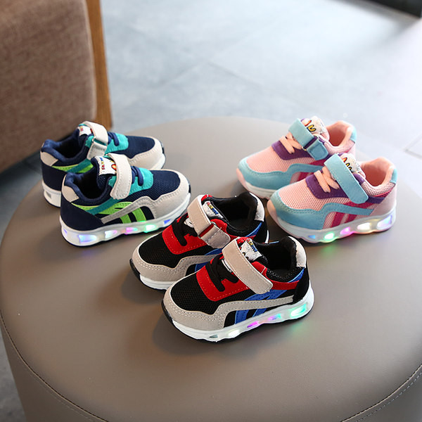 Γυναικεία casual αθλητικά παπούτσια με στερέωση βελκρό και φωτεινή σόλα