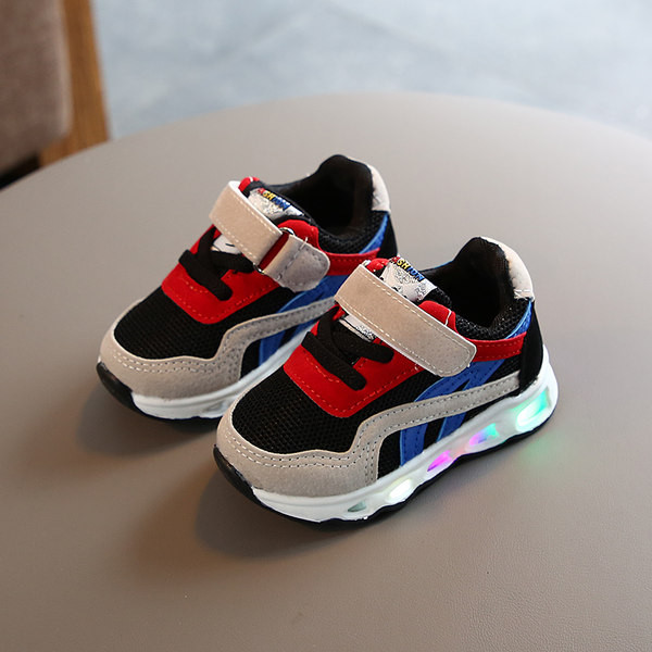 Γυναικεία casual αθλητικά παπούτσια με στερέωση βελκρό και φωτεινή σόλα