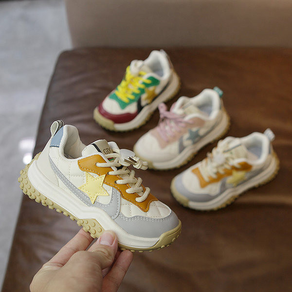 Πολύχρωμα γυναικεία αθλητικά παπούτσια με κορδόνια και έμβλημα