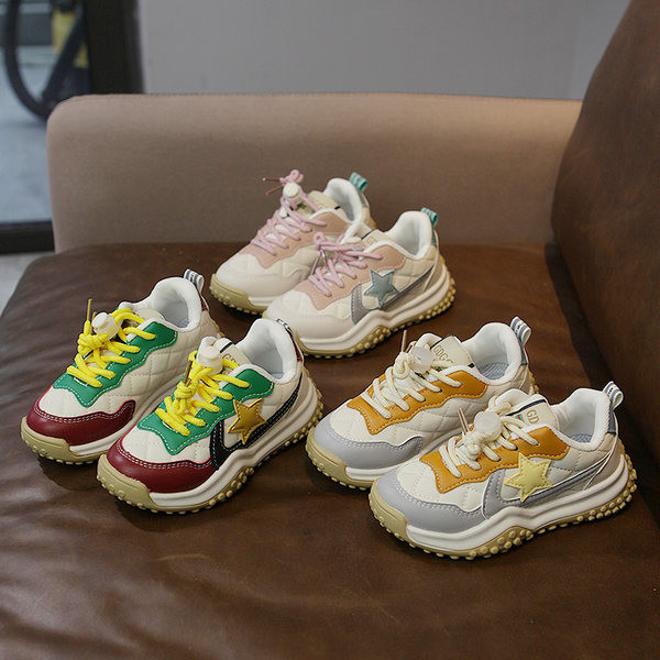 Πολύχρωμα γυναικεία αθλητικά παπούτσια με κορδόνια και έμβλημα