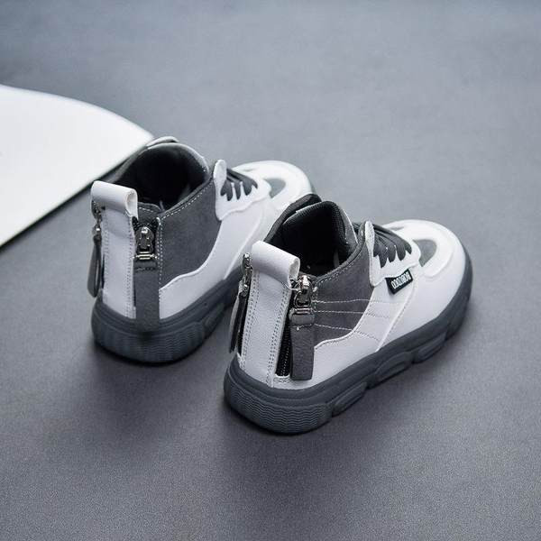 Αθλητικά παπούτσια από faux δέρμα με κορδόνια για αγόρια