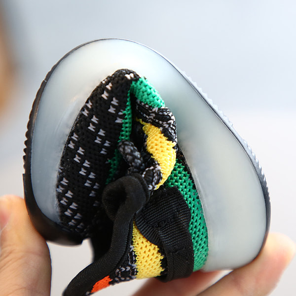 Παιδικά υφασμάτινα αθλητικά παπούτσια με κορδόνια σε δύο χρώματα