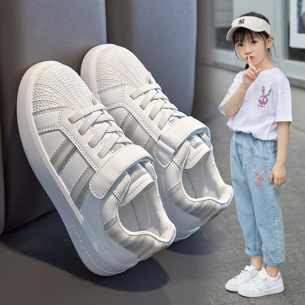 Dječje kožne tenisice s ravnim potplatom i čičkom