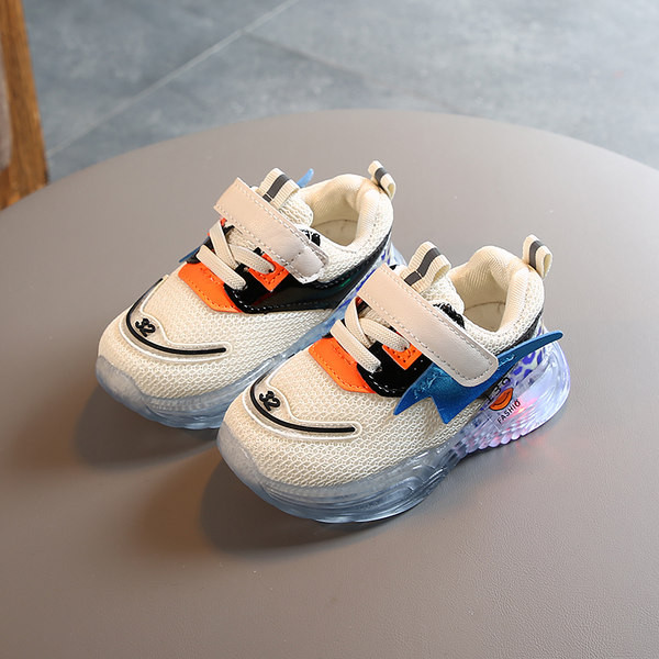 Παιδικά αθλητικά παπούτσια με στερέωση βελκρό και φωτεινή σόλα