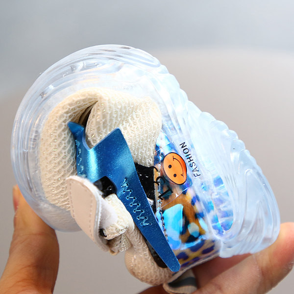 Παιδικά αθλητικά παπούτσια με στερέωση βελκρό και φωτεινή σόλα