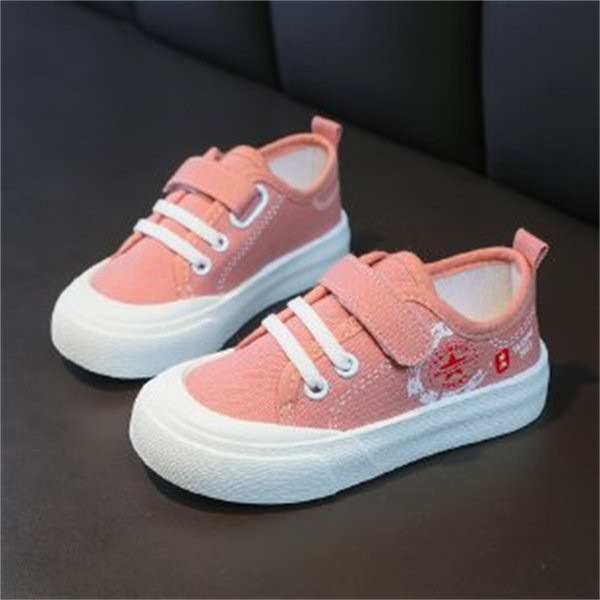 Παιδικά αθλητικά παπούτσια με κορδόνια και επίπεδη σόλα