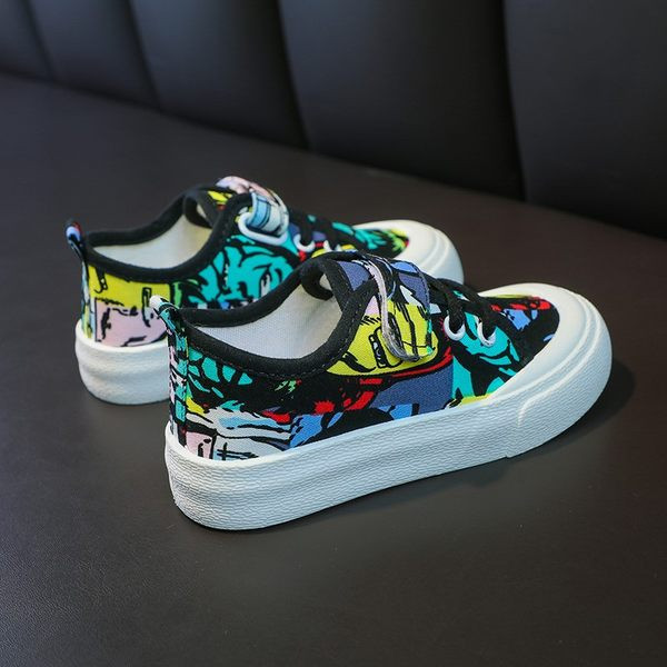 Πολύχρωμα παιδικά αθλητικά παπούτσια με στερέωση βελκρό και κορδόνια