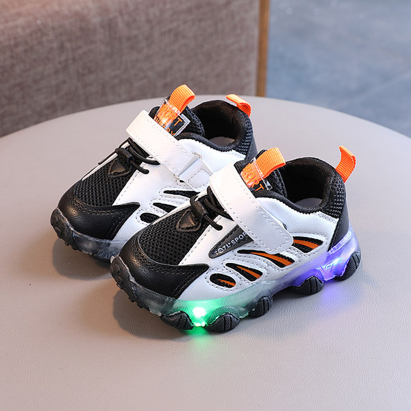 Μοντέρνα παιδικά αθλητικά παπούτσια με φωτεινά πέλματα κατάλληλα για αγόρια ή κορίτσια