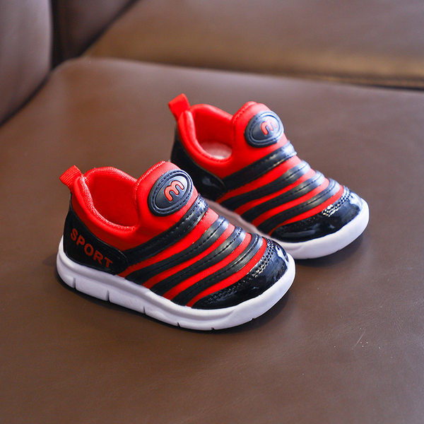 Καθημερινά παιδικά αθλητικά παπούτσια με επιγραφή για αγόρια