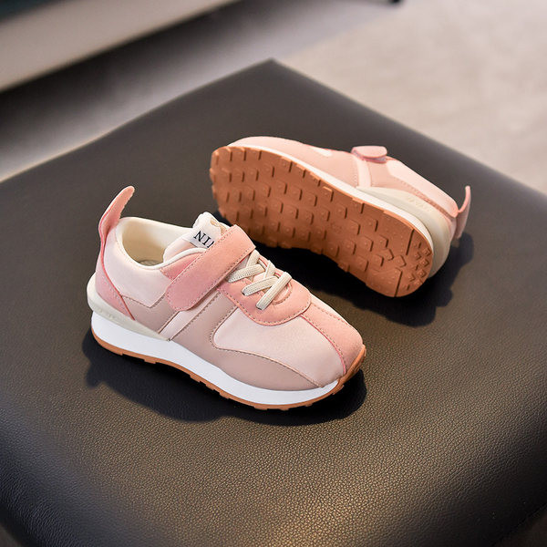 Παιδικά αθλητικά παπούτσια για κορίτσια με κούμπωμα velcro