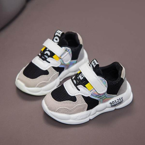 Παιδικά αντιολισθητικά αθλητικά παπούτσια με velcro και επιγραφή για κορίτσια