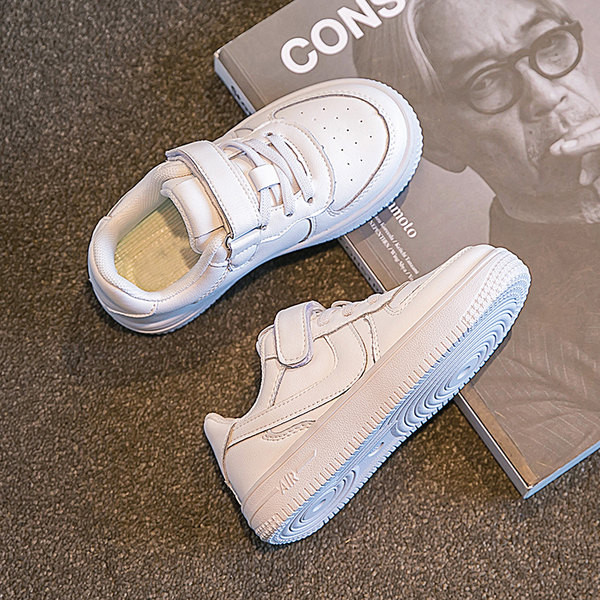 Απλό μοντέλο παιδικά αθλητικά παπούτσια από οικολογικό δέρμα