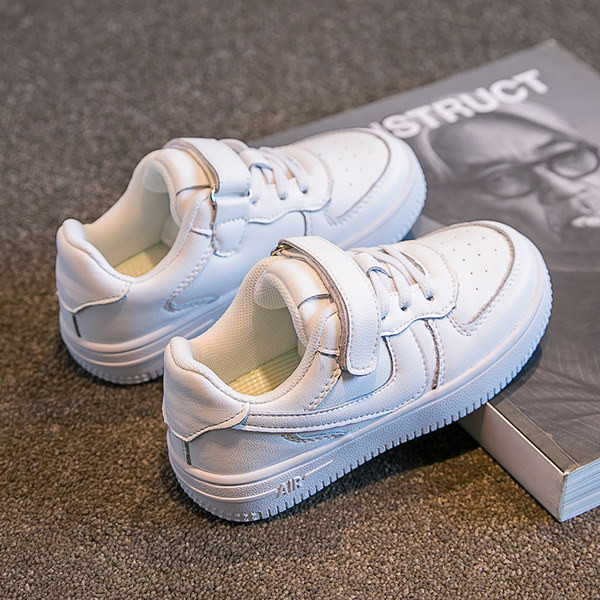 Απλό μοντέλο παιδικά αθλητικά παπούτσια από οικολογικό δέρμα