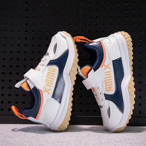 Dječje tenisice s naljepnicom i ravnim potplatom