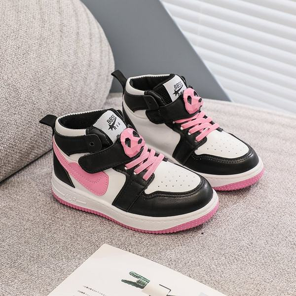 Παιδικά αθλητικά παπούτσια με κορδόνια και επίπεδη σόλα - δύο χρώματα