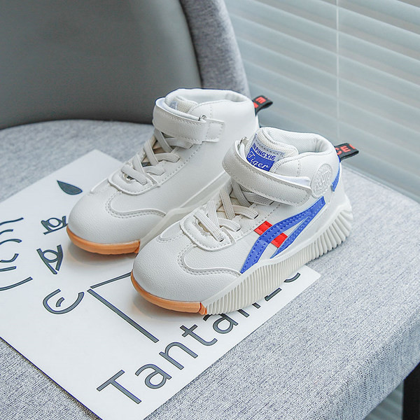 Παιδικά μοντέρνα αθλητικά παπούτσια για αγόρια με επίπεδη σόλα