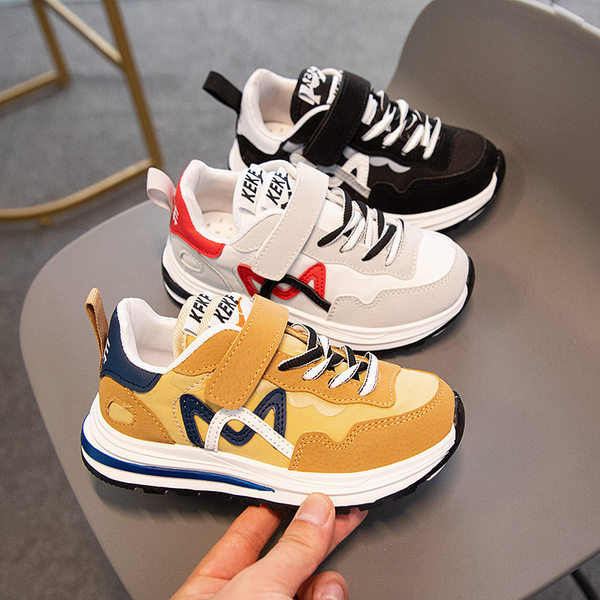 Παιδικά μοντέρνα αθλητικά παπούτσια για αγόρια με επιγραφή