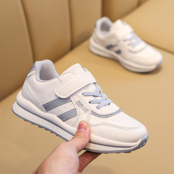 Aktualne dječje tenisice s ravnim potplatom i čičak zakrpama