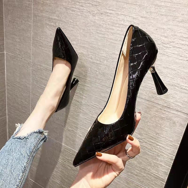 Γυναικεία κομψά παπούτσια με τακούνι 8,5 εκ