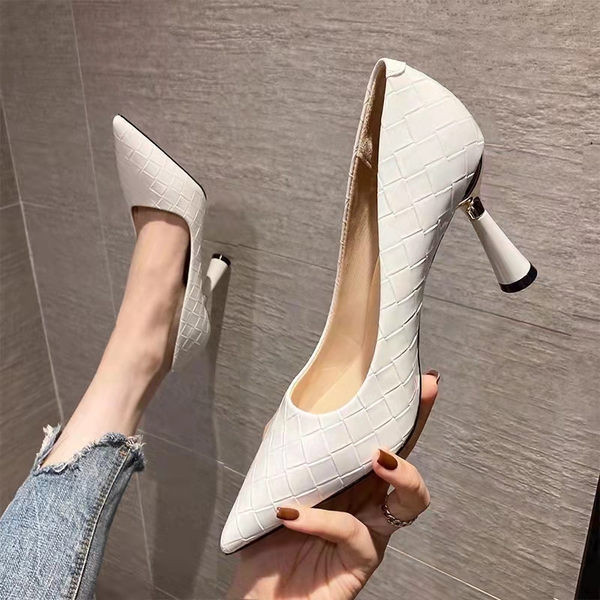 Γυναικεία κομψά παπούτσια με τακούνι 8,5 εκ