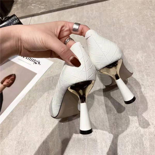 Γυναικεία κομψά παπούτσια με τακούνι 8,5 εκ