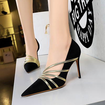 Γυναικεία ψηλοτάκουνα παπούτσια μυτερό μοντέλο 9 εκ. με χρυσά λουράκια 