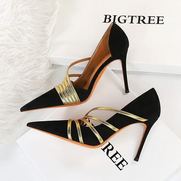 Γυναικεία ψηλοτάκουνα παπούτσια μυτερό μοντέλο 9 εκ. με χρυσά λουράκια 