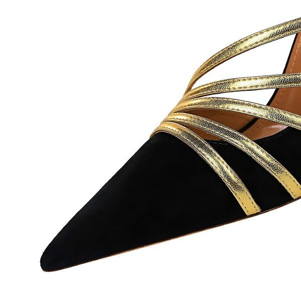 Γυναικεία ψηλοτάκουνα παπούτσια μυτερό μοντέλο 9 εκ. με χρυσά λουράκια 