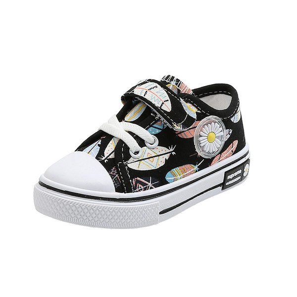 Μοντέρνα  παιδικά αθλητικά παπούτσια με κέντημα και κορδόνια