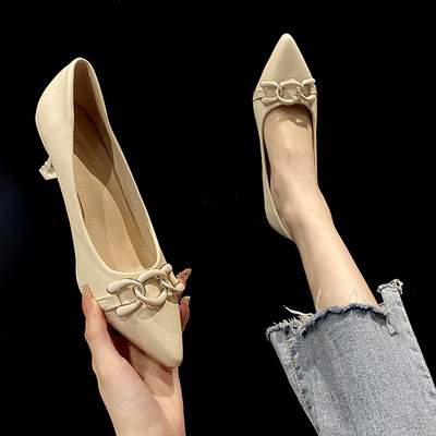 Γυναικεία παπούτσια από οικολογικό δέρμα με λεπτό τακούνι 6 εκ