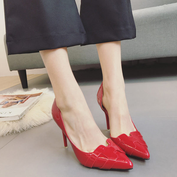 Γυναικεία έκο δερμάτινα παπούτσια μυτερό μοντέλο με ψηλό λεπτό τακούνι 9,5 εκ