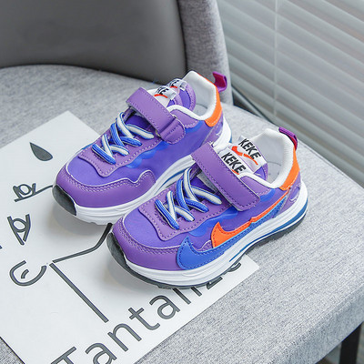 Elegantne dječje tenisice s vezicama i naljepnicama za djevojčice