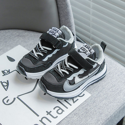 Elegantne dječje tenisice s vezicama i naljepnicama za djevojčice