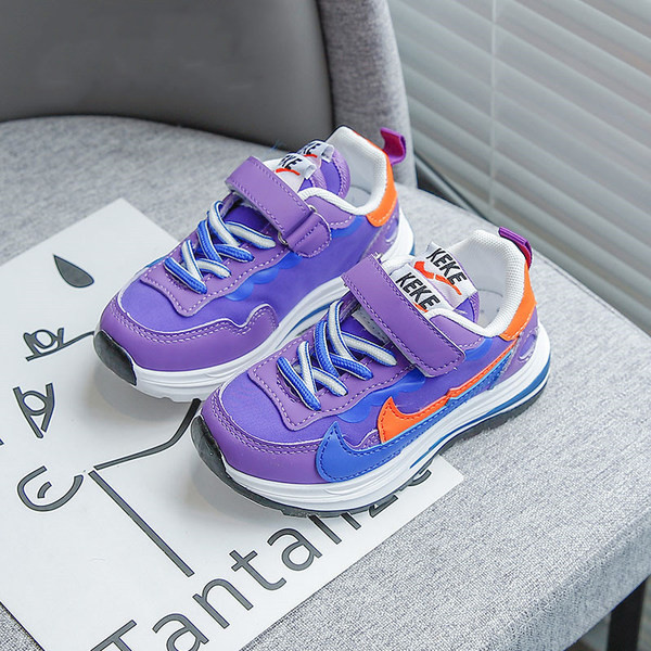 Elegantne dječje tenisice s vezicama i naljepnicama za djevojčice